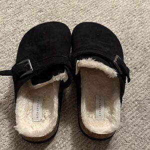 Aeropostale Black Slip-Ons with Plush Lining
